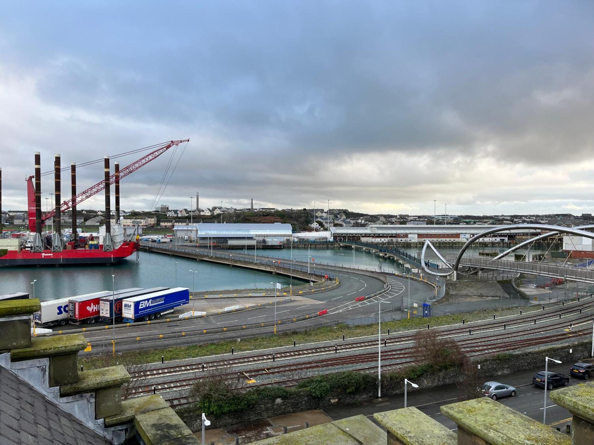 Lower Harbour Watch Холихед Экстерьер фото